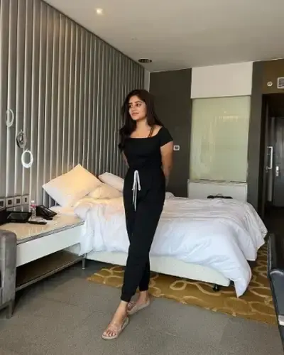 Call Girls Banera Cash On Delivery